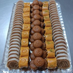 مخلوط حلوا و خرما